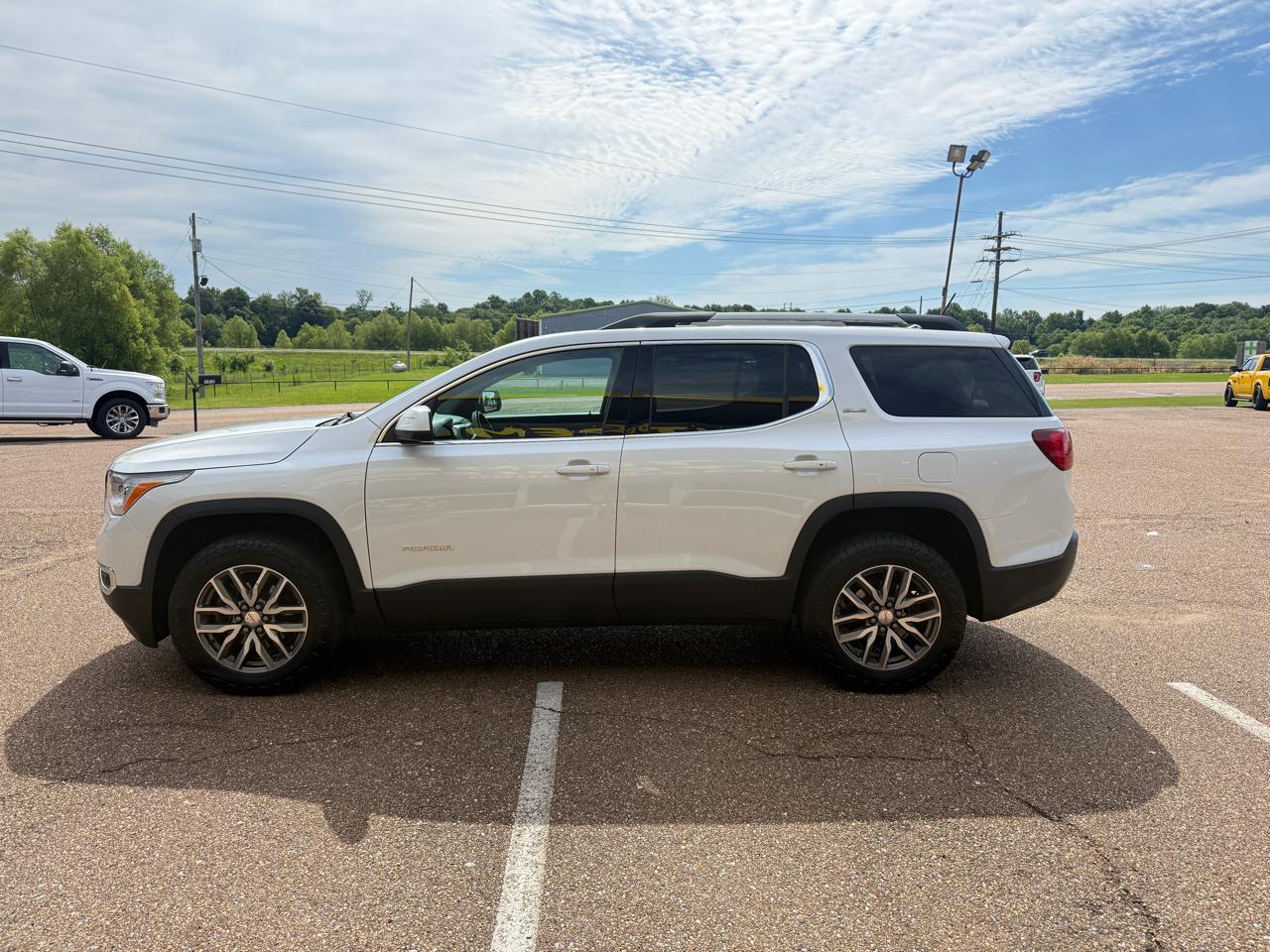 GMC Acadia AWD 4dr SLE w/SLE-2 2019