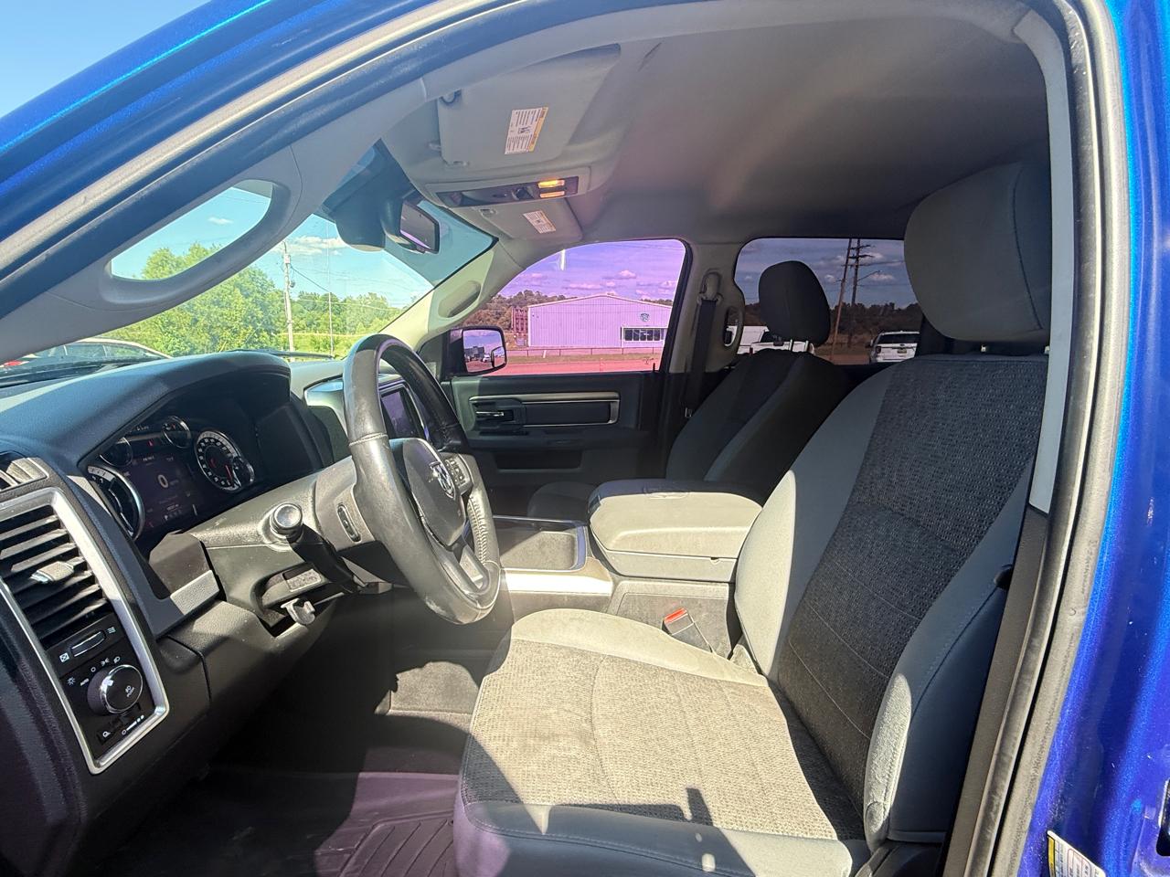 RAM 1500 Big Horn 4x4 Crew Cab 5'7" Box 2018