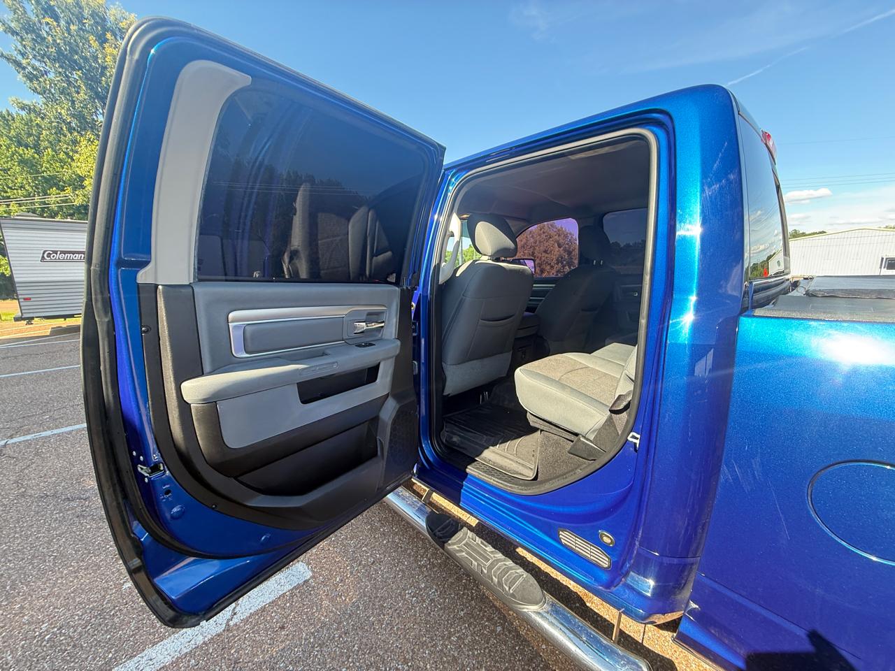 RAM 1500 Big Horn 4x4 Crew Cab 5'7" Box 2018