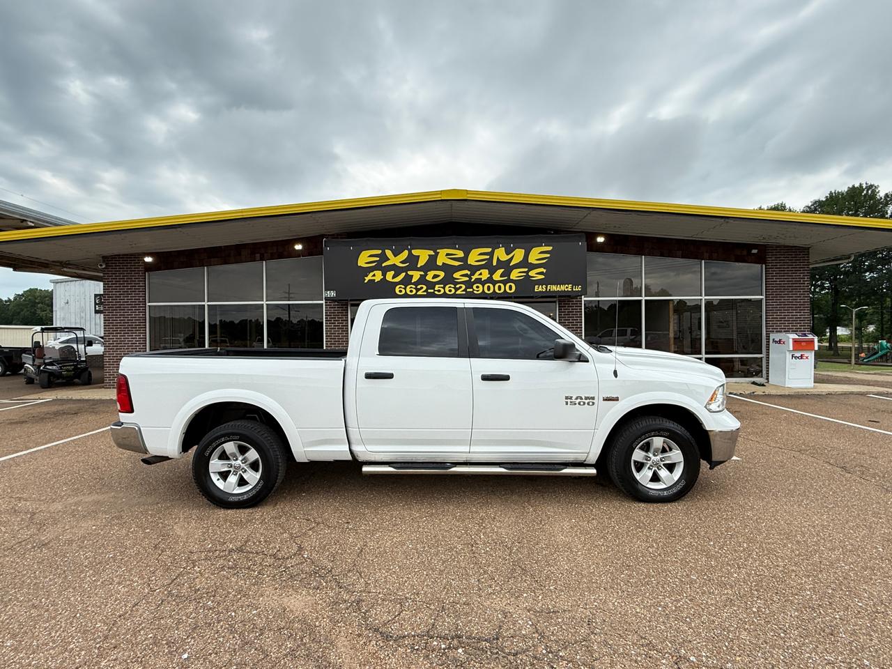 RAM 1500 4WD Crew Cab 149" Outdoorsman 2017