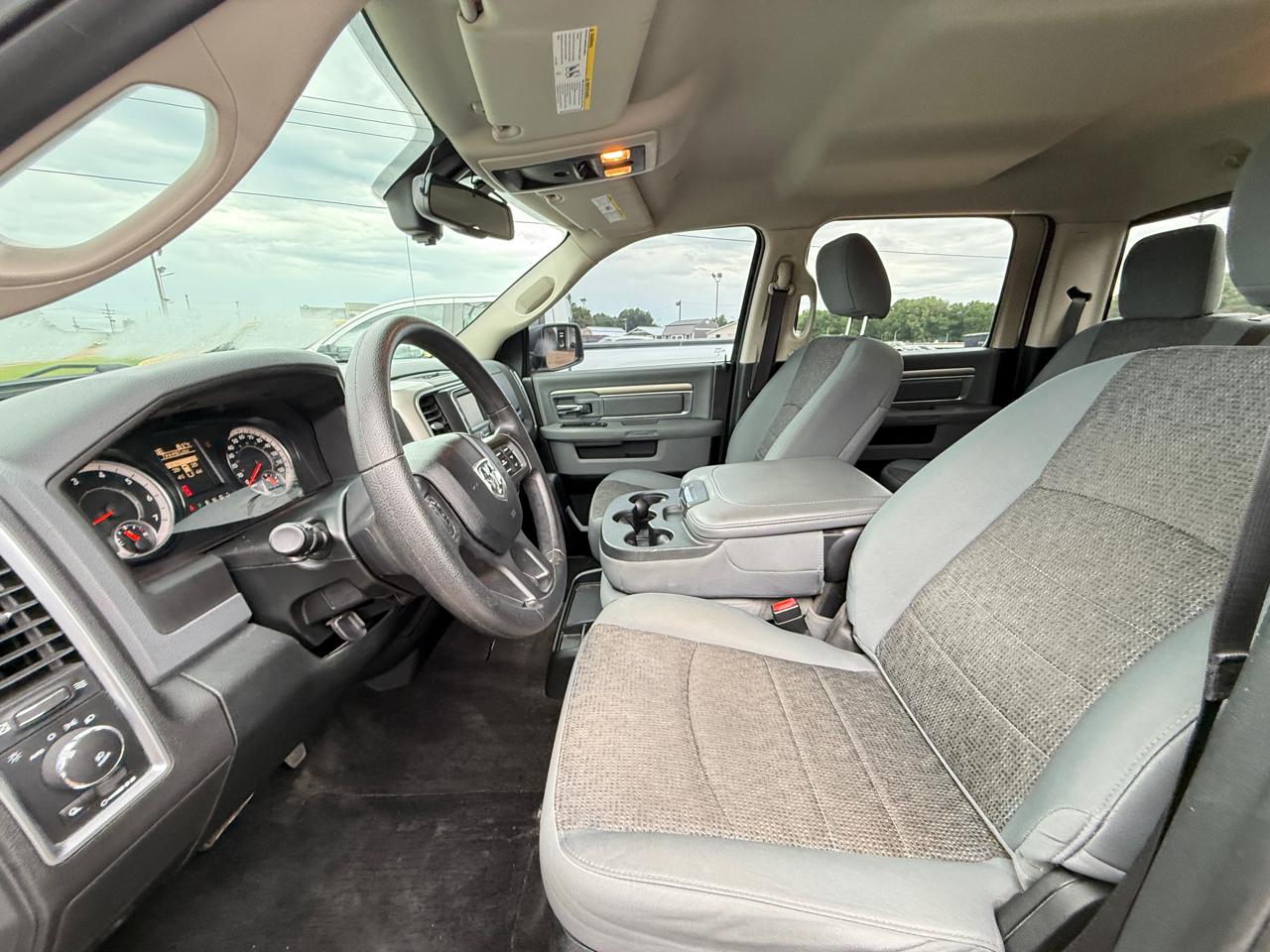 RAM 1500 4WD Crew Cab 149" Outdoorsman 2017