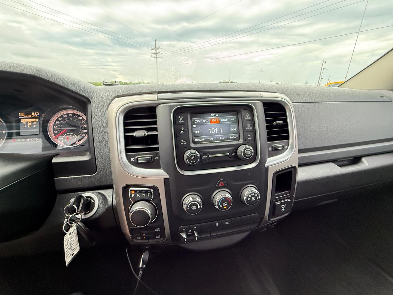 RAM 1500 4WD Crew Cab 149" Outdoorsman 2017