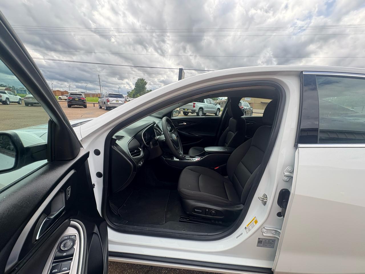 Chevrolet Malibu 4dr Sdn LS w/1FL 2023