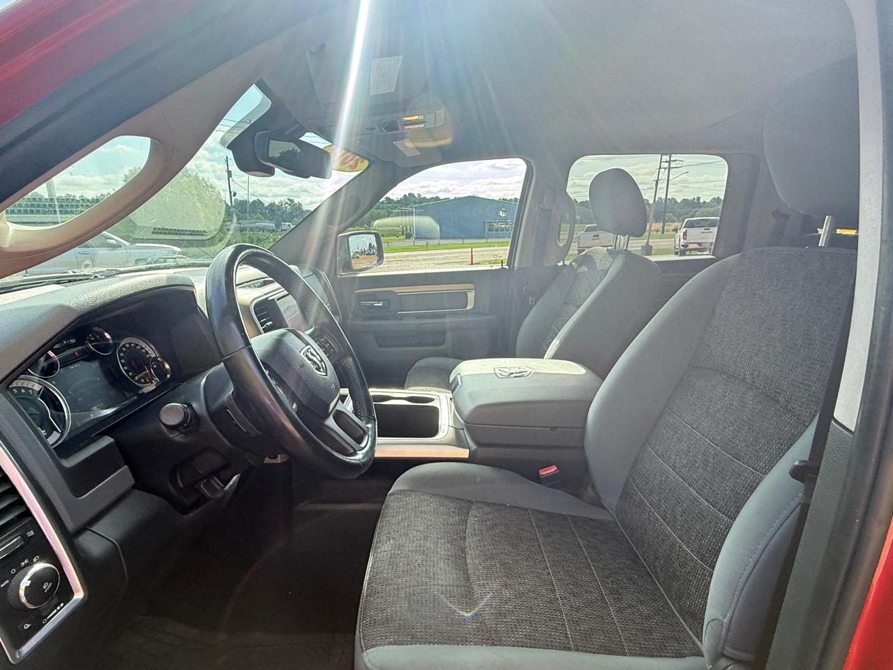 RAM 1500 Big Horn 4x4 Crew Cab 5'7" Box 2018