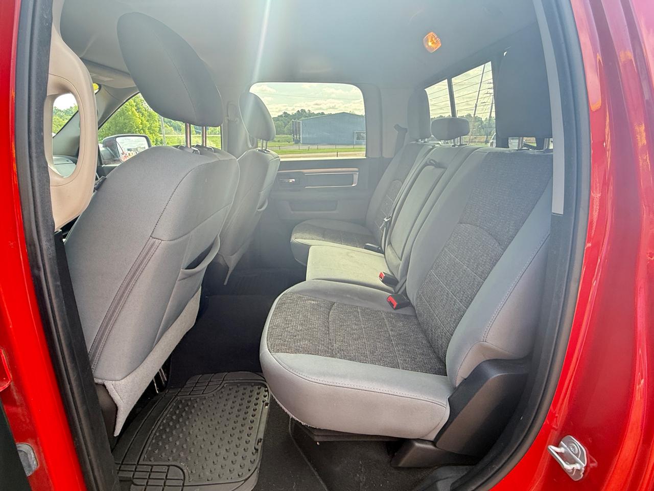 RAM 1500 Big Horn 4x4 Crew Cab 5'7" Box 2018