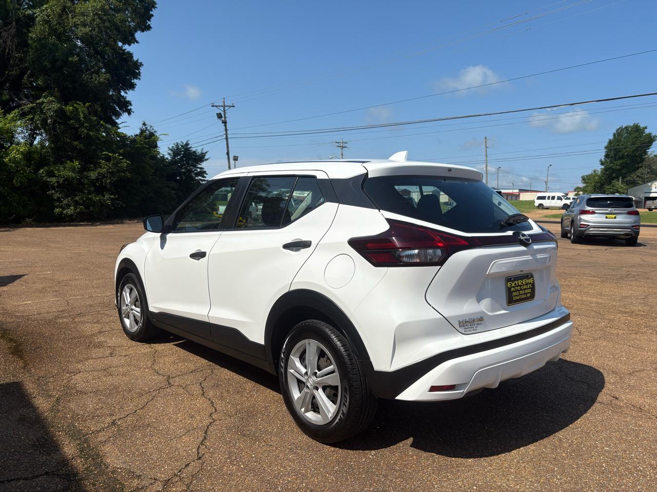 Nissan Kicks S FWD 2023