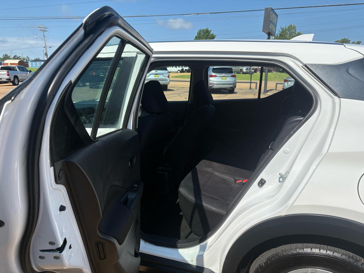 Nissan Kicks S FWD 2023
