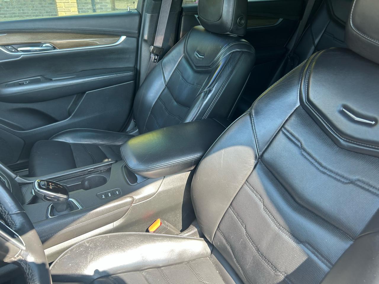 Cadillac XT5 AWD 4dr Platinum 2017