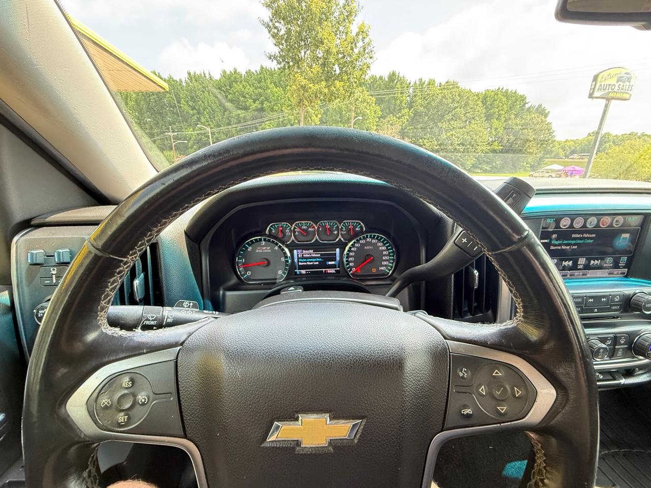 Chevrolet Silverado 1500 4WD Crew Cab 143.5" LT w/2LT 2017