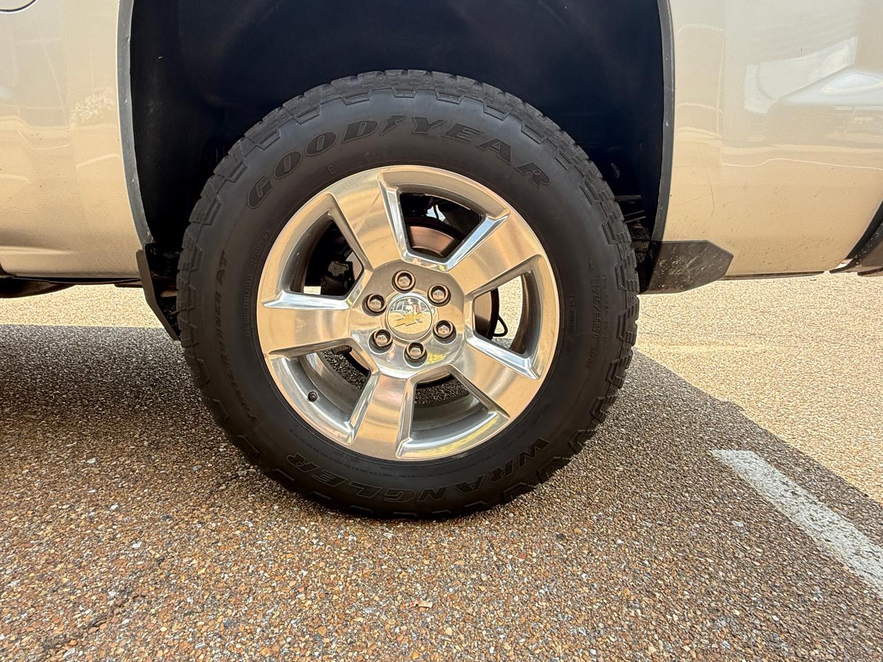 Chevrolet Silverado 1500 4WD Crew Cab 143.5" LT w/2LT 2017