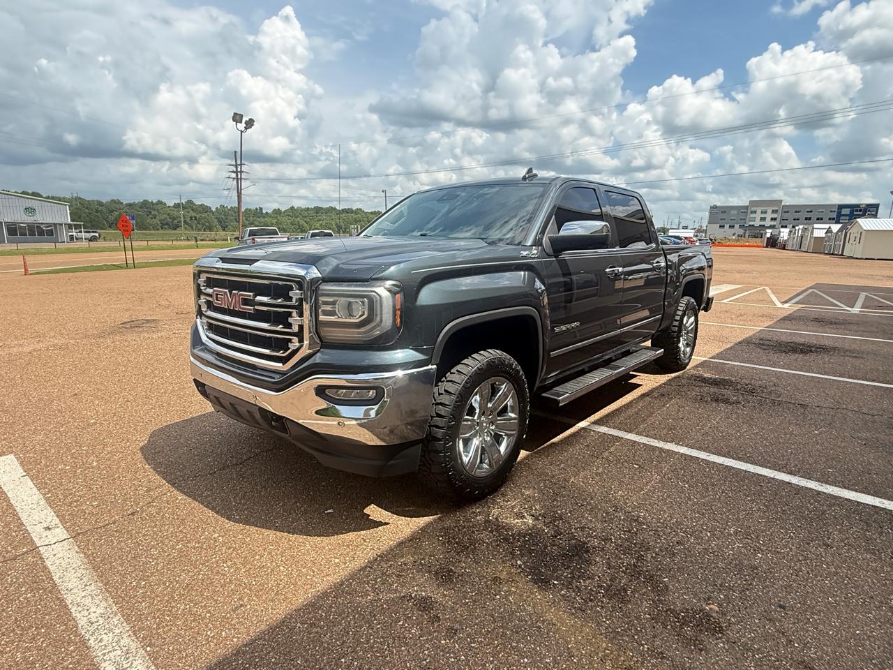 GMC Sierra 1500 4WD Crew Cab 143.5" SLT 2018