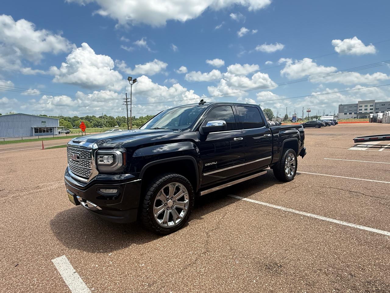 GMC Sierra 1500 4WD Crew Cab 143.5" Denali 2018