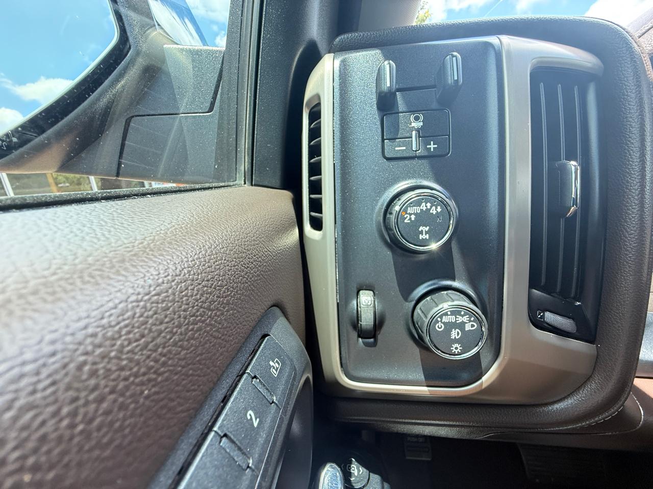 GMC Sierra 1500 4WD Crew Cab 143.5" Denali 2018
