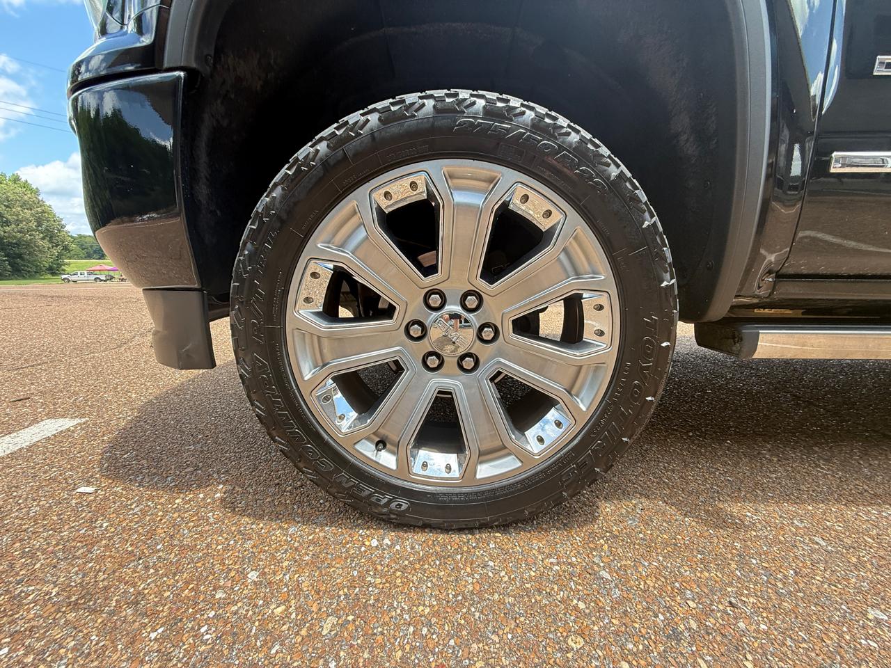 GMC Sierra 1500 4WD Crew Cab 143.5" Denali 2018