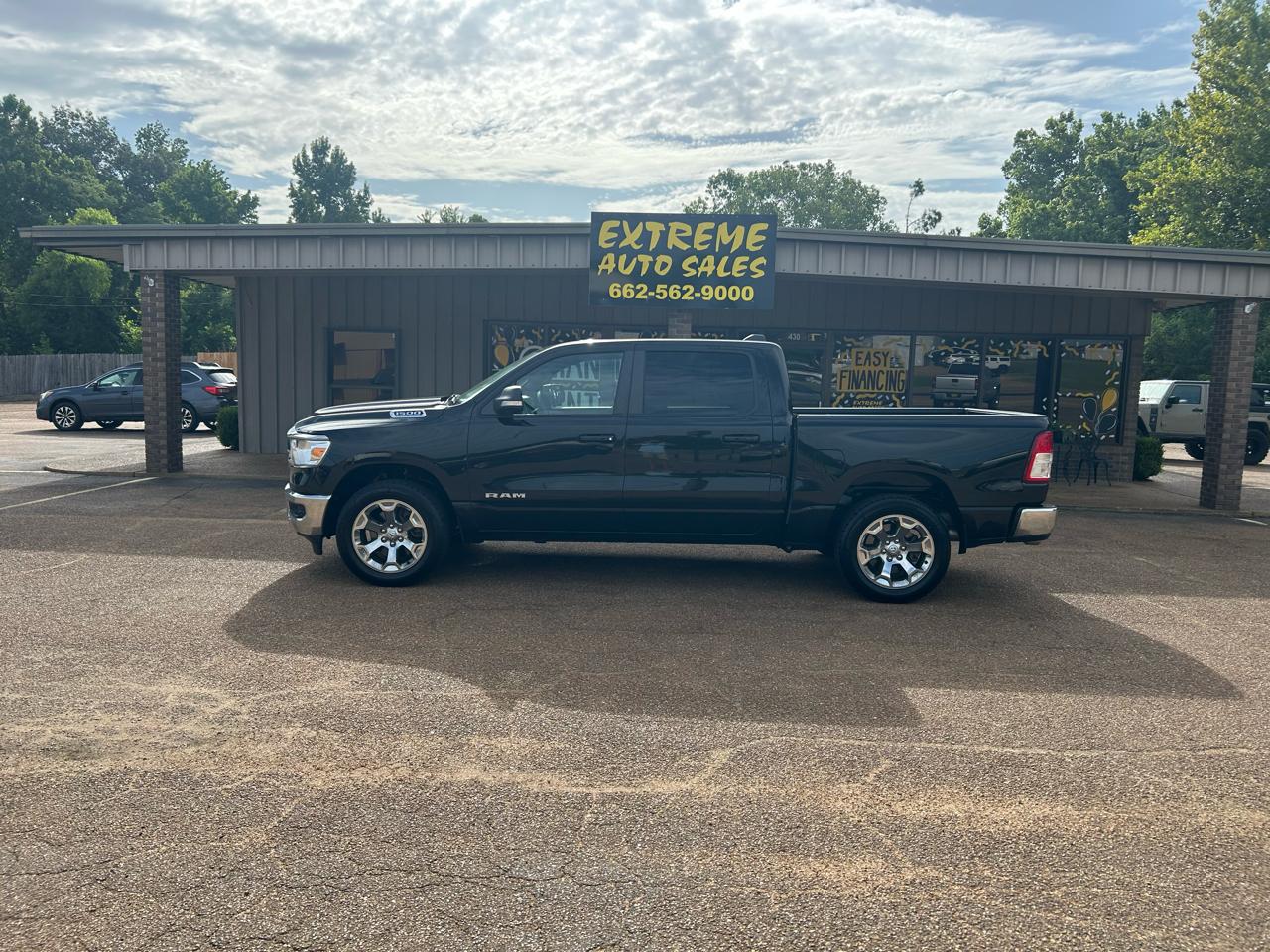 RAM 1500 Big Horn 4x4 Crew Cab 5'7" Box 2022