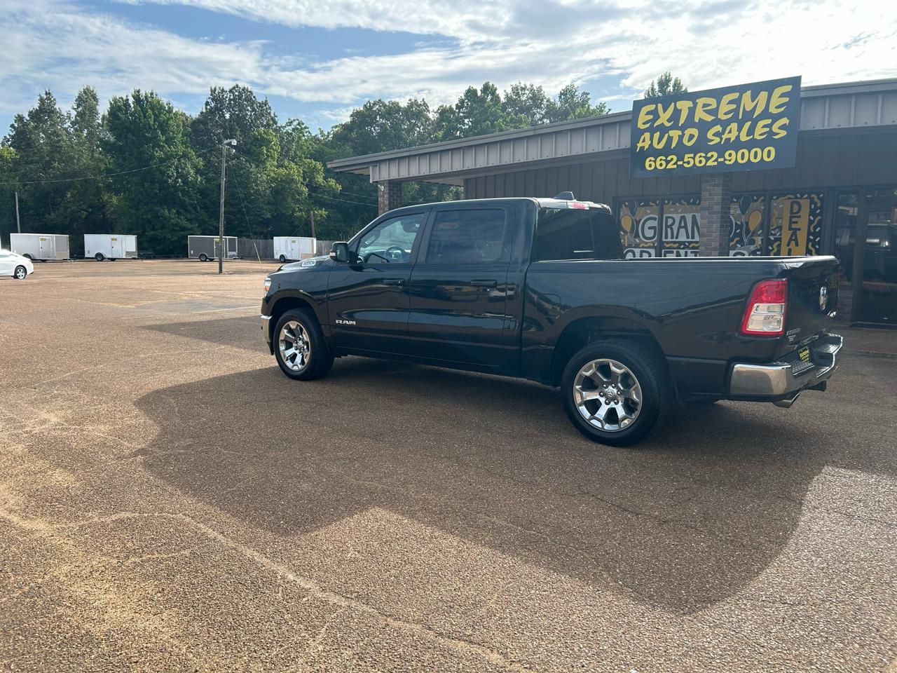RAM 1500 Big Horn 4x4 Crew Cab 5'7" Box 2022