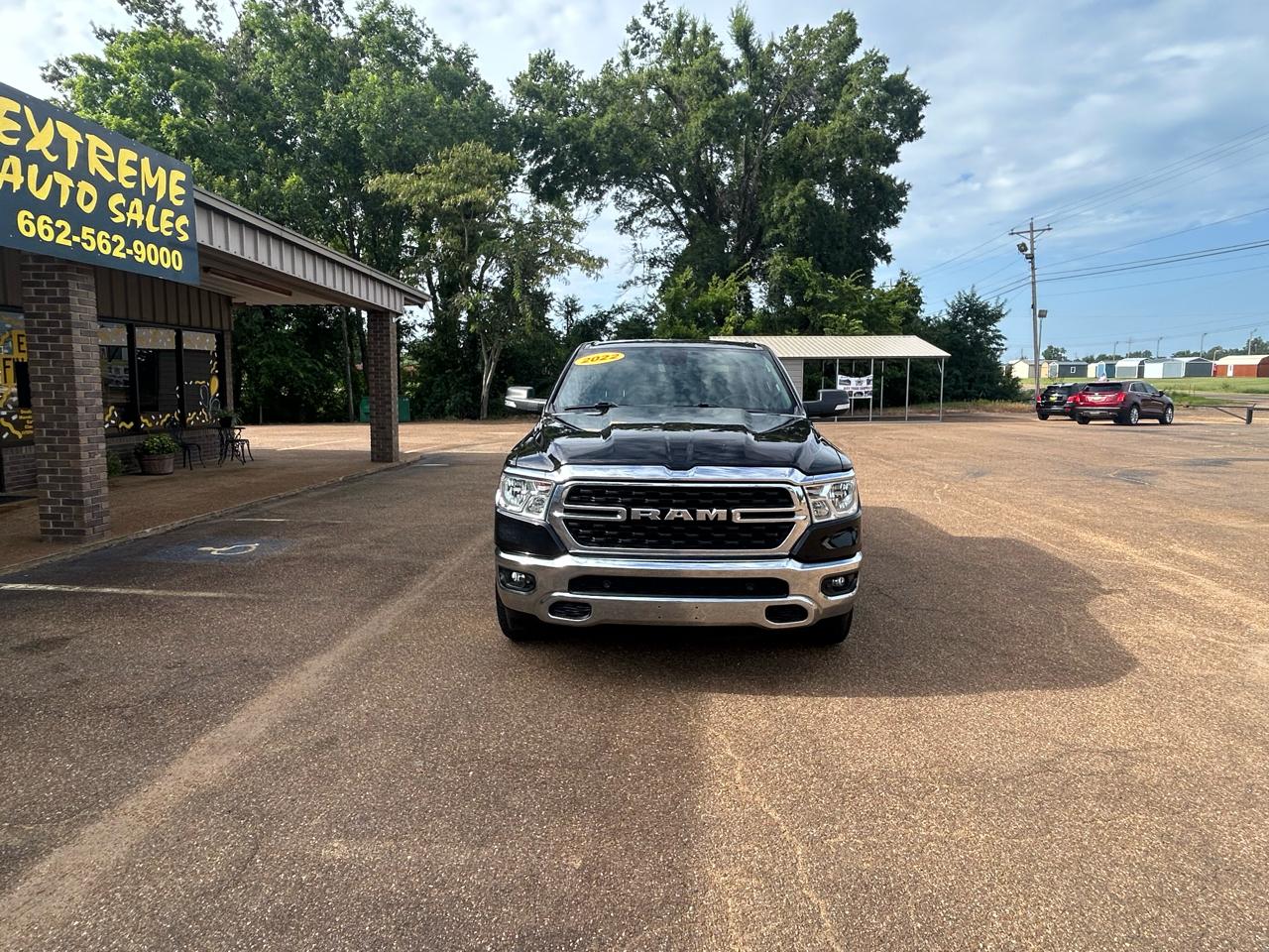 RAM 1500 Big Horn 4x4 Crew Cab 5'7" Box 2022