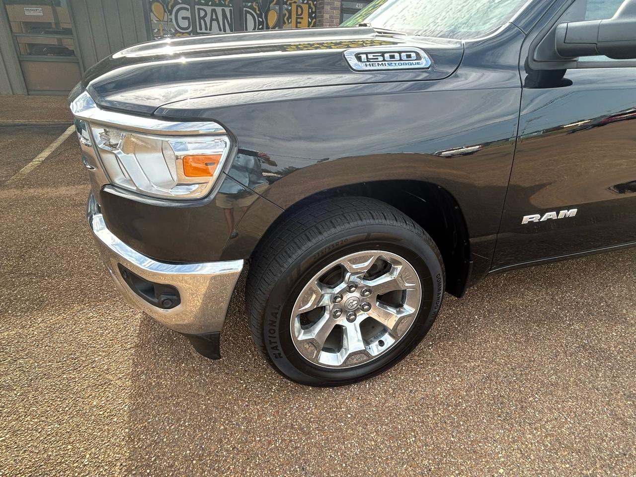 RAM 1500 Big Horn 4x4 Crew Cab 5'7" Box 2022