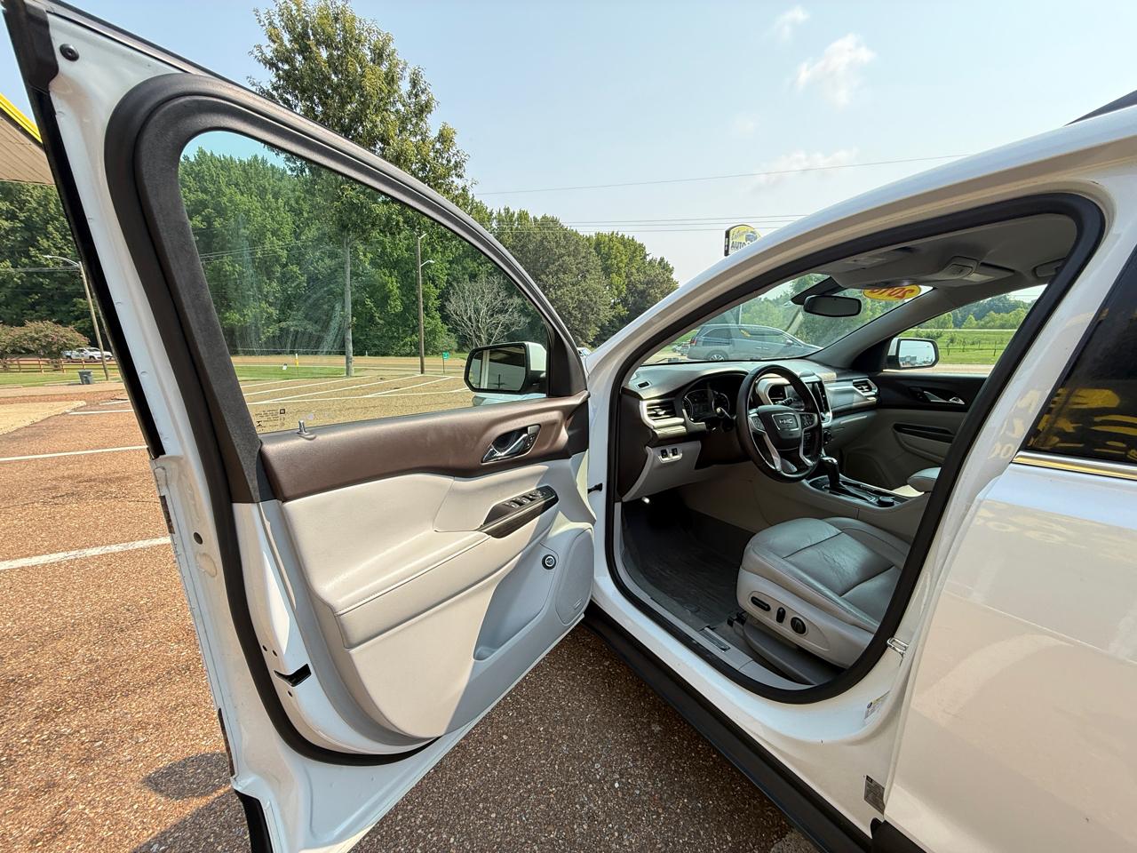 GMC Acadia FWD 4dr SLT w/SLT-1 2018
