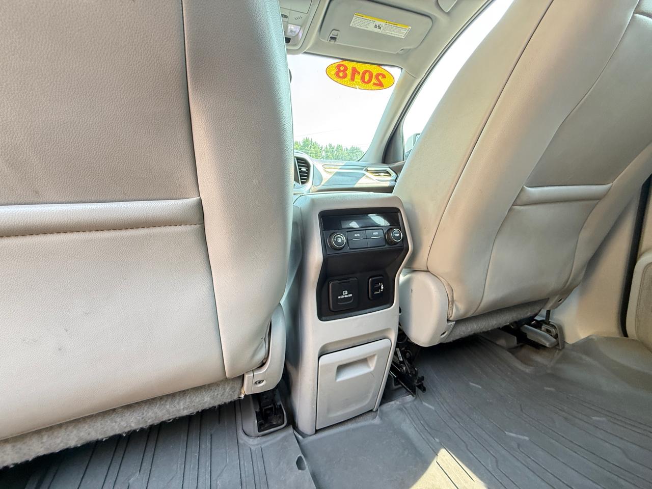 GMC Acadia FWD 4dr SLT w/SLT-1 2018