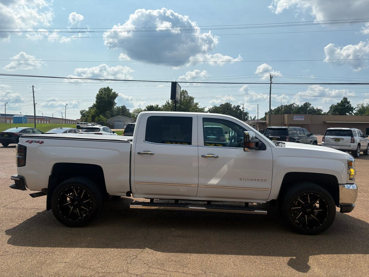Chevrolet Silverado 1500 4WD Crew Cab 143.5" LTZ w/1LZ 2018