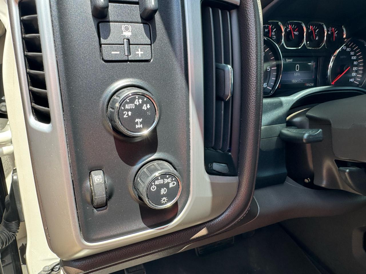 GMC Sierra 1500 4WD Crew Cab 143.5" SLT 2014