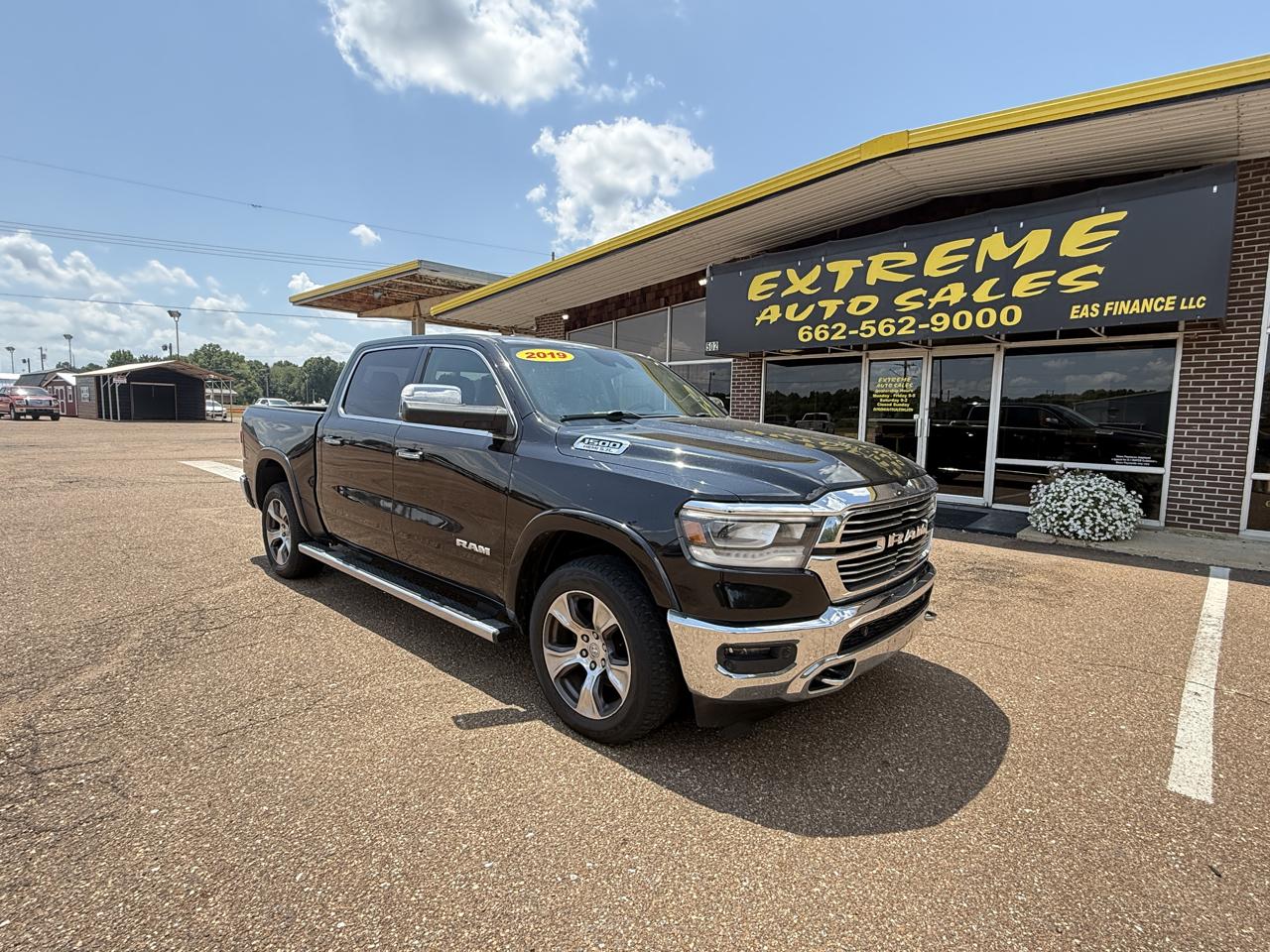 RAM 1500 Laramie 4x4 Crew Cab 5'7" Box 2019