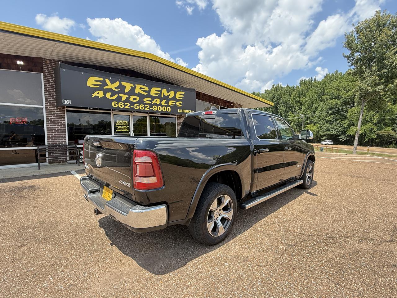 RAM 1500 Laramie 4x4 Crew Cab 5'7" Box 2019