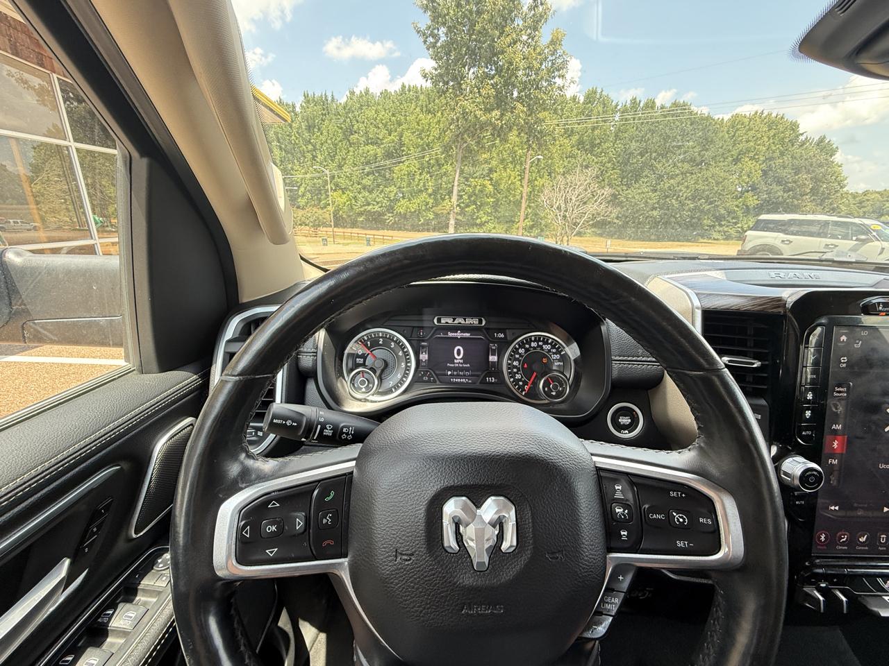RAM 1500 Laramie 4x4 Crew Cab 5'7" Box 2019