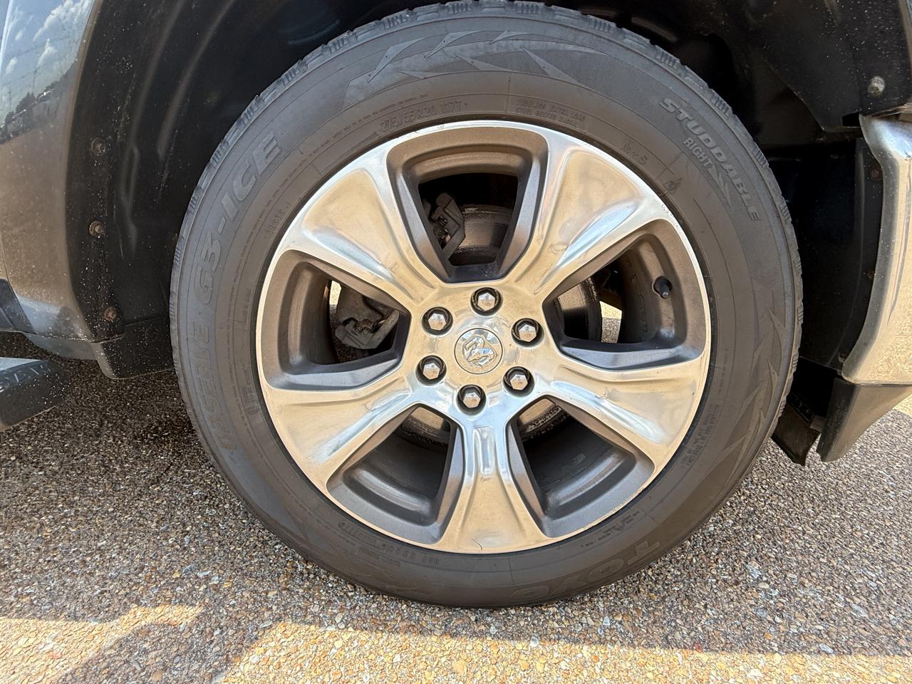 RAM 1500 Laramie 4x4 Crew Cab 5'7" Box 2019