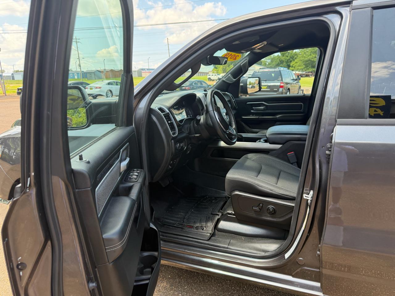 RAM 1500 Big Horn/Lone Star 4x4 Crew Cab 5'7" Box 2019