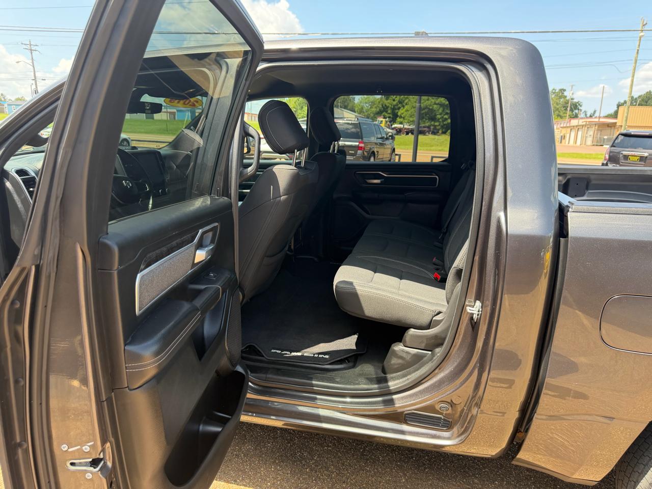 RAM 1500 Big Horn/Lone Star 4x4 Crew Cab 5'7" Box 2019