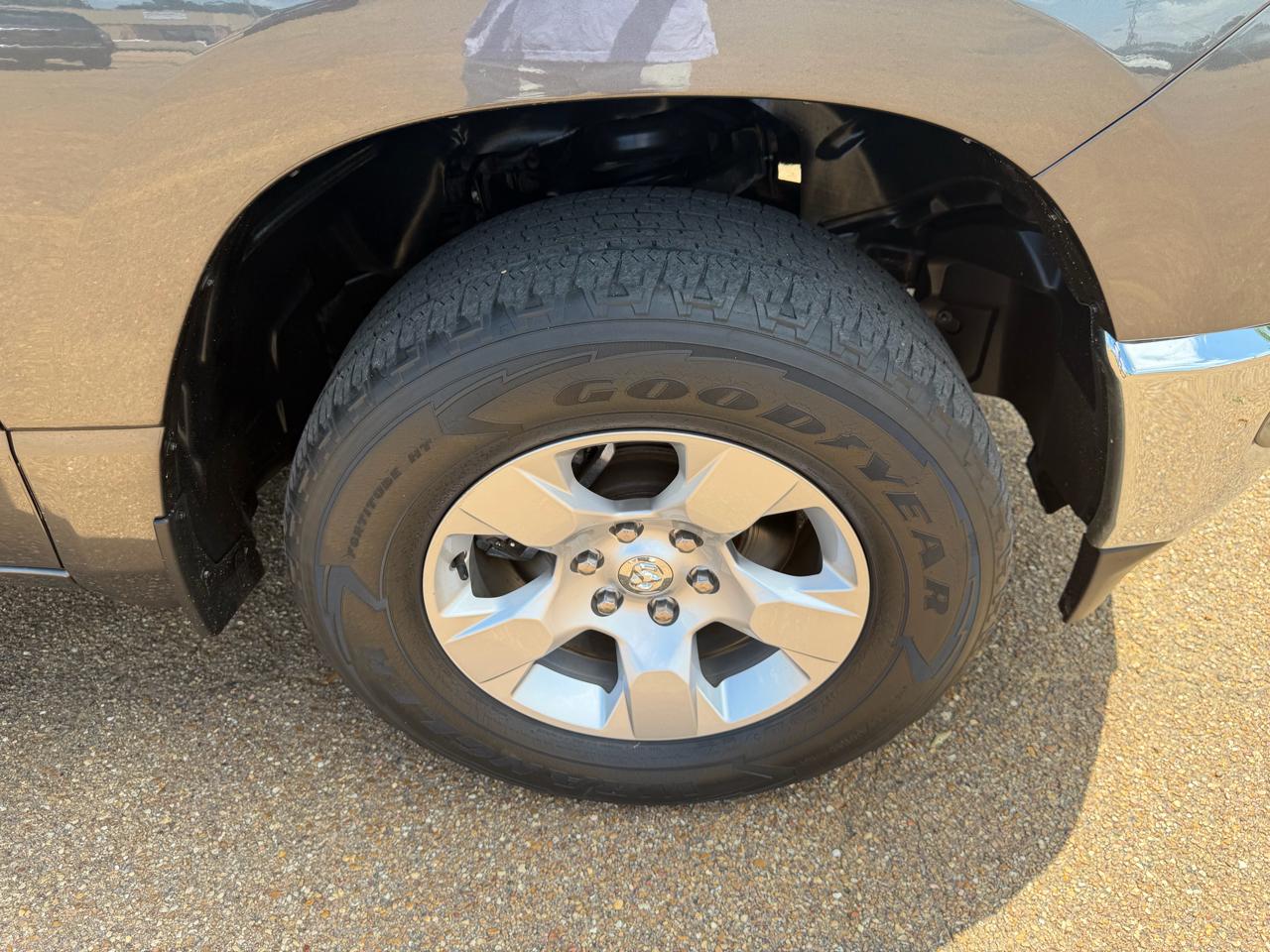 RAM 1500 Big Horn/Lone Star 4x4 Crew Cab 5'7" Box 2019