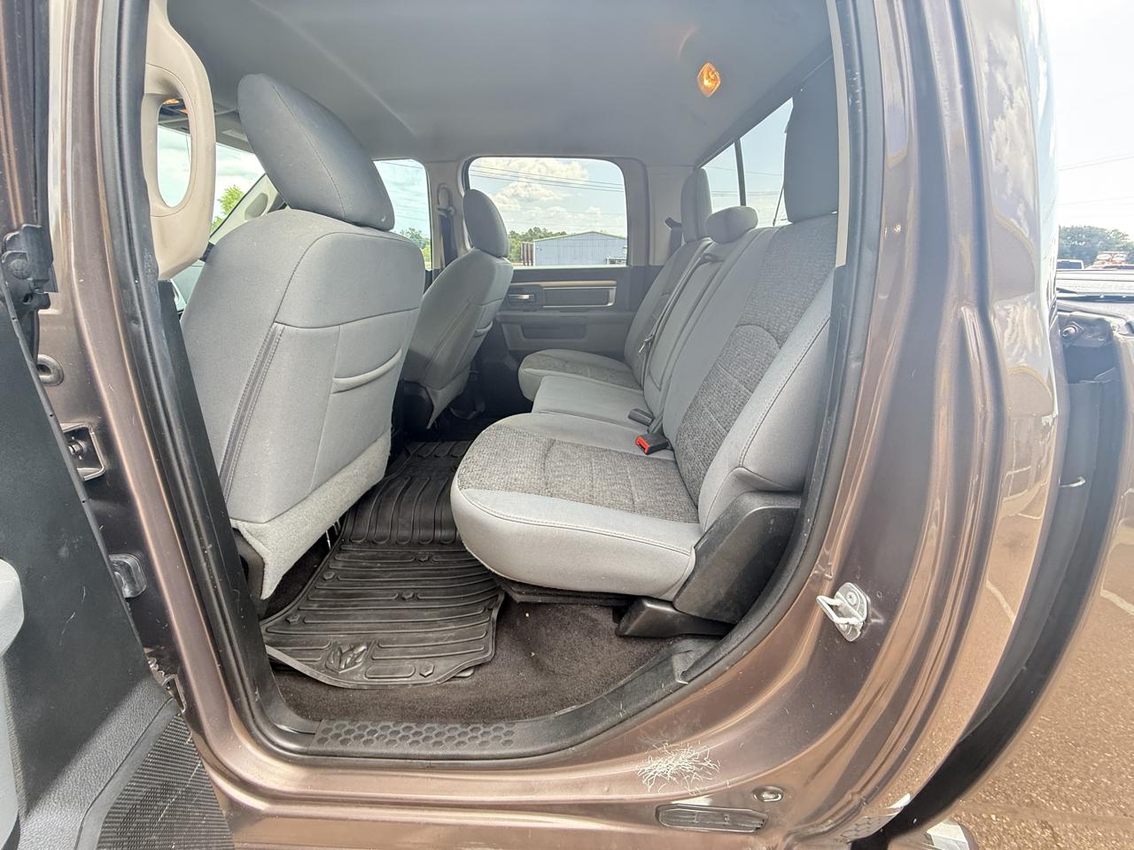 RAM 1500 Big Horn 4x4 Crew Cab 5'7" Box 2018