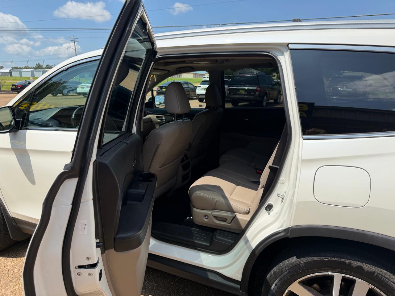 Honda Pilot 4WD 4dr Touring w/Navi 2018