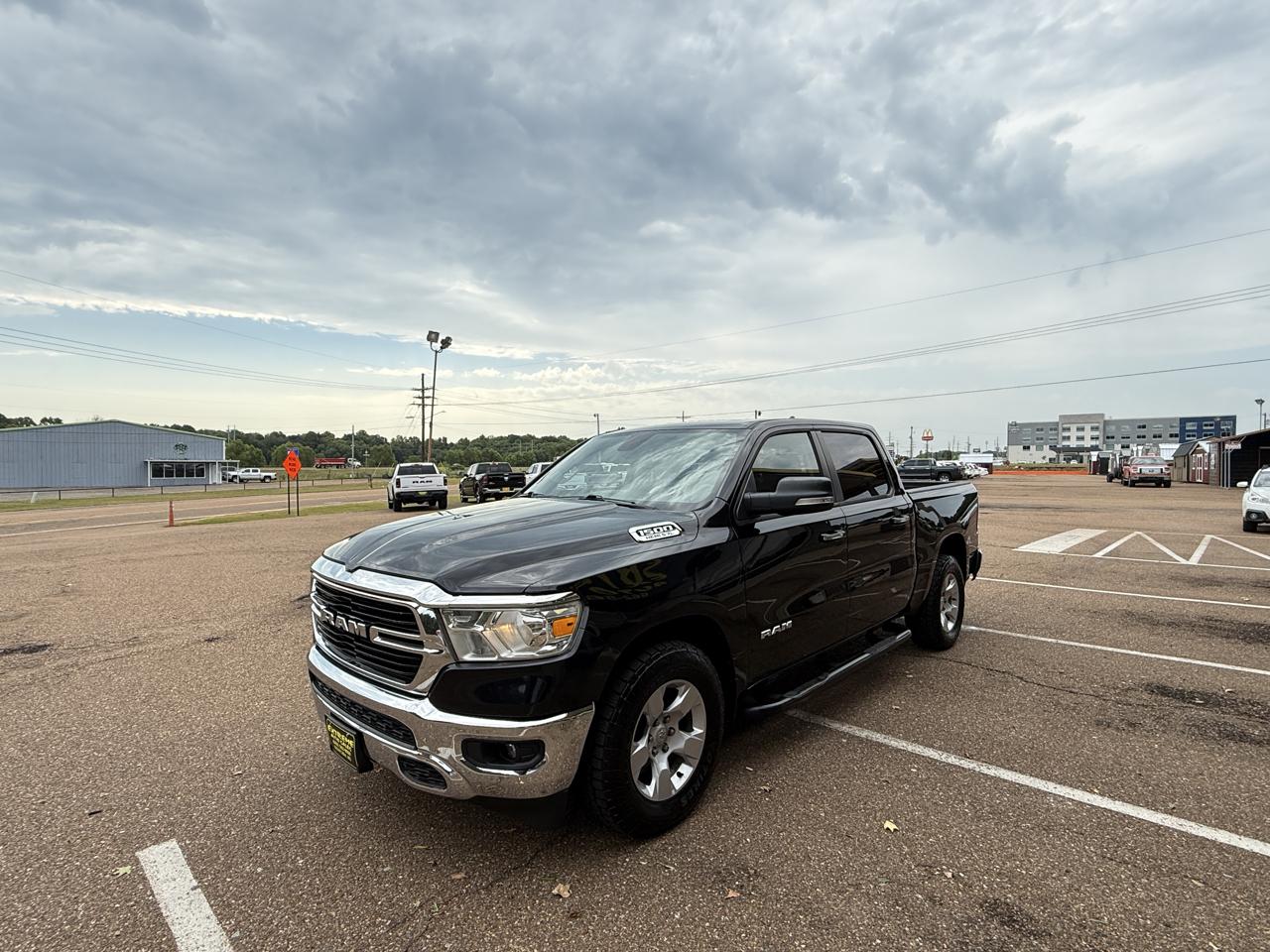 RAM 1500 Big Horn 4x2 Crew Cab 5'7" Box 2020