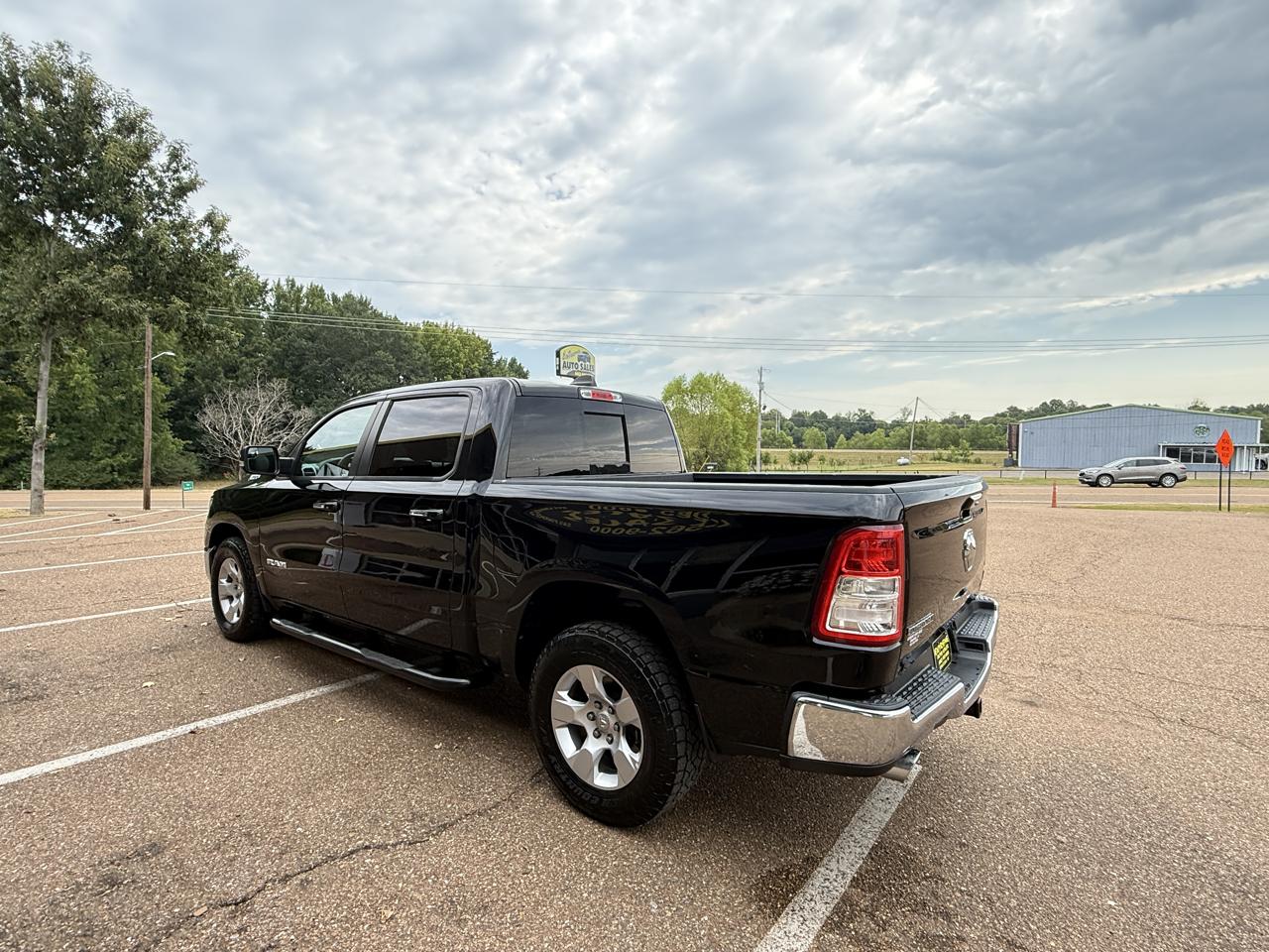 RAM 1500 Big Horn 4x2 Crew Cab 5'7" Box 2020