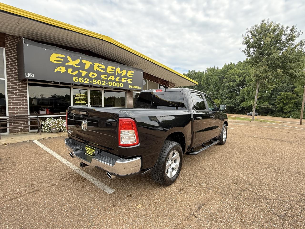 RAM 1500 Big Horn 4x2 Crew Cab 5'7" Box 2020