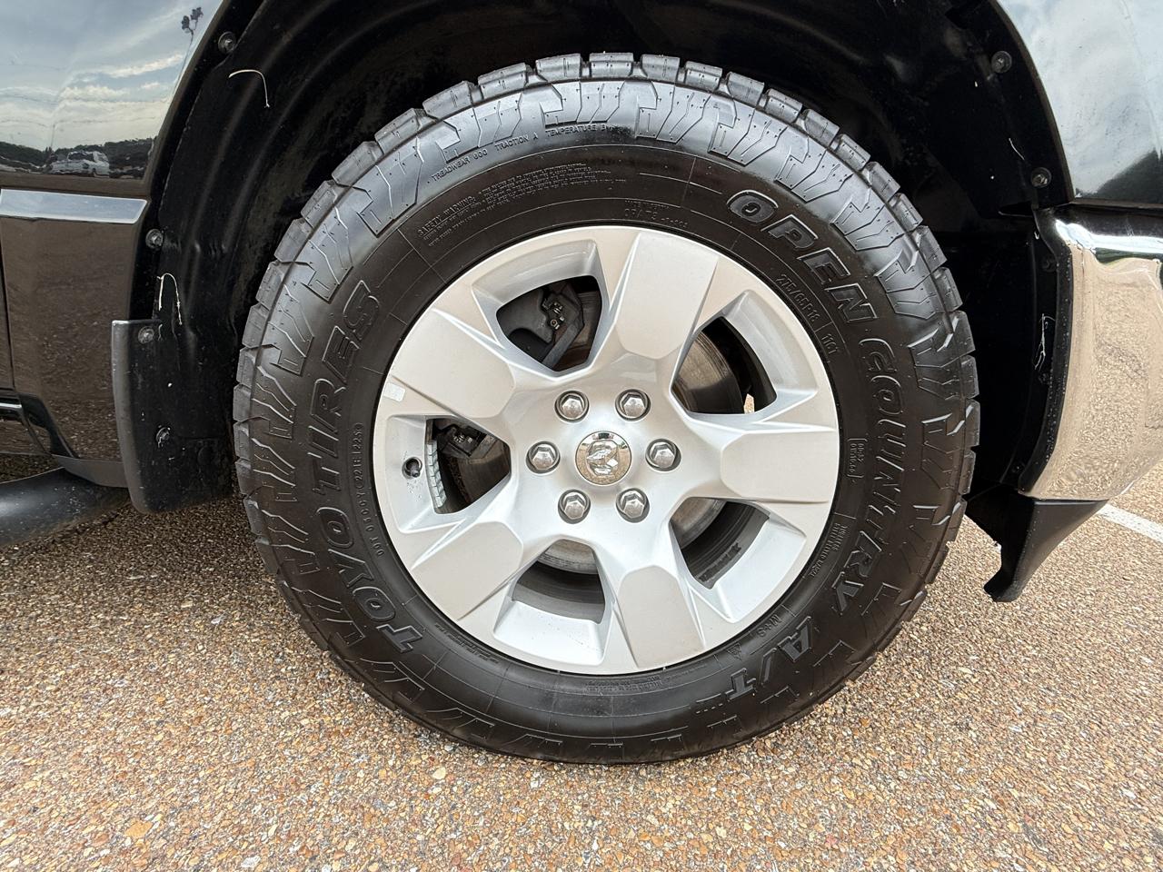RAM 1500 Big Horn 4x2 Crew Cab 5'7" Box 2020