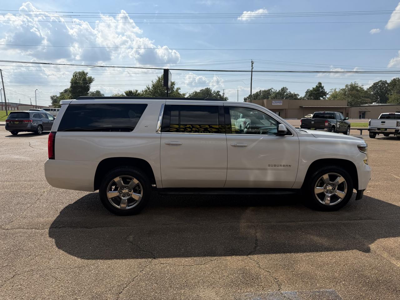 Chevrolet Suburban 2WD 4dr 1500 LT 2017