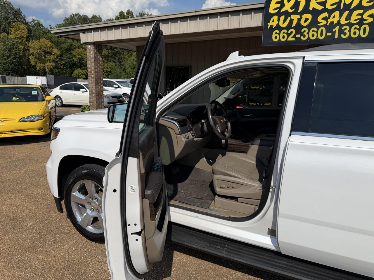 Chevrolet Suburban 2WD 4dr 1500 LT 2017