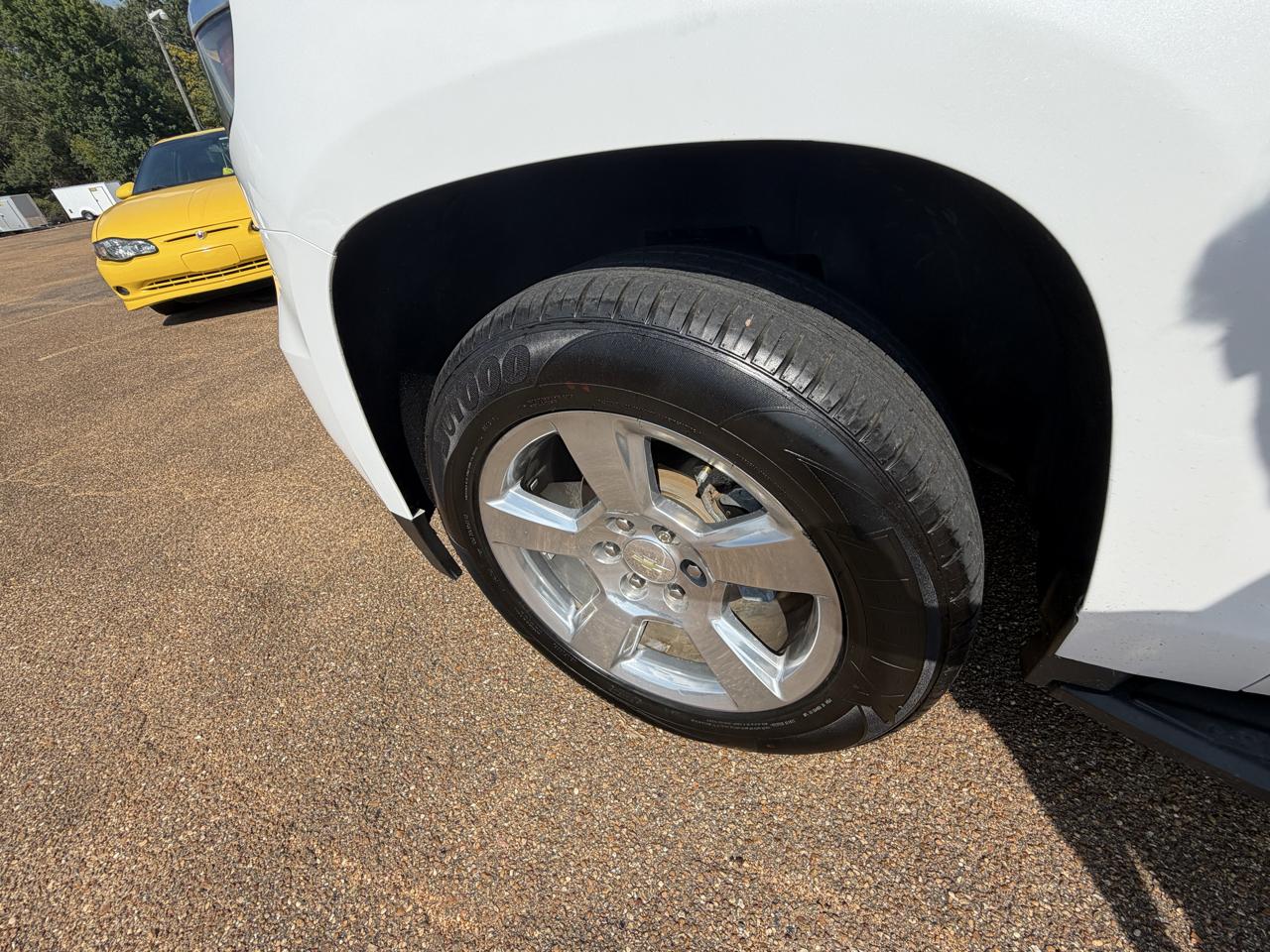 Chevrolet Suburban 2WD 4dr 1500 LT 2017