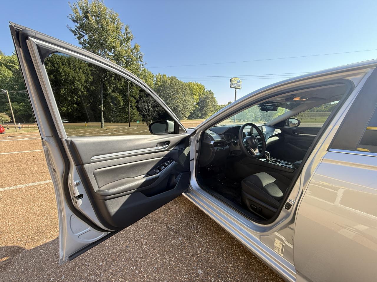 Nissan Altima 2.5 SV Sedan 2023