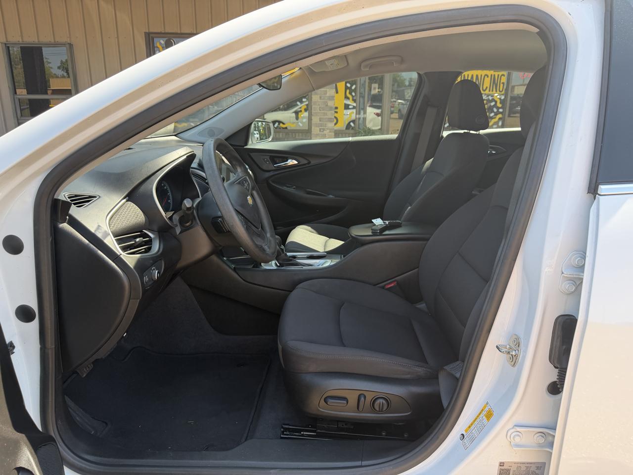 Chevrolet Malibu 4dr Sdn LS w/1FL 2022