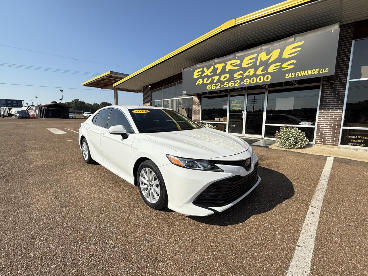 Toyota Camry LE Auto (Natl) 2020