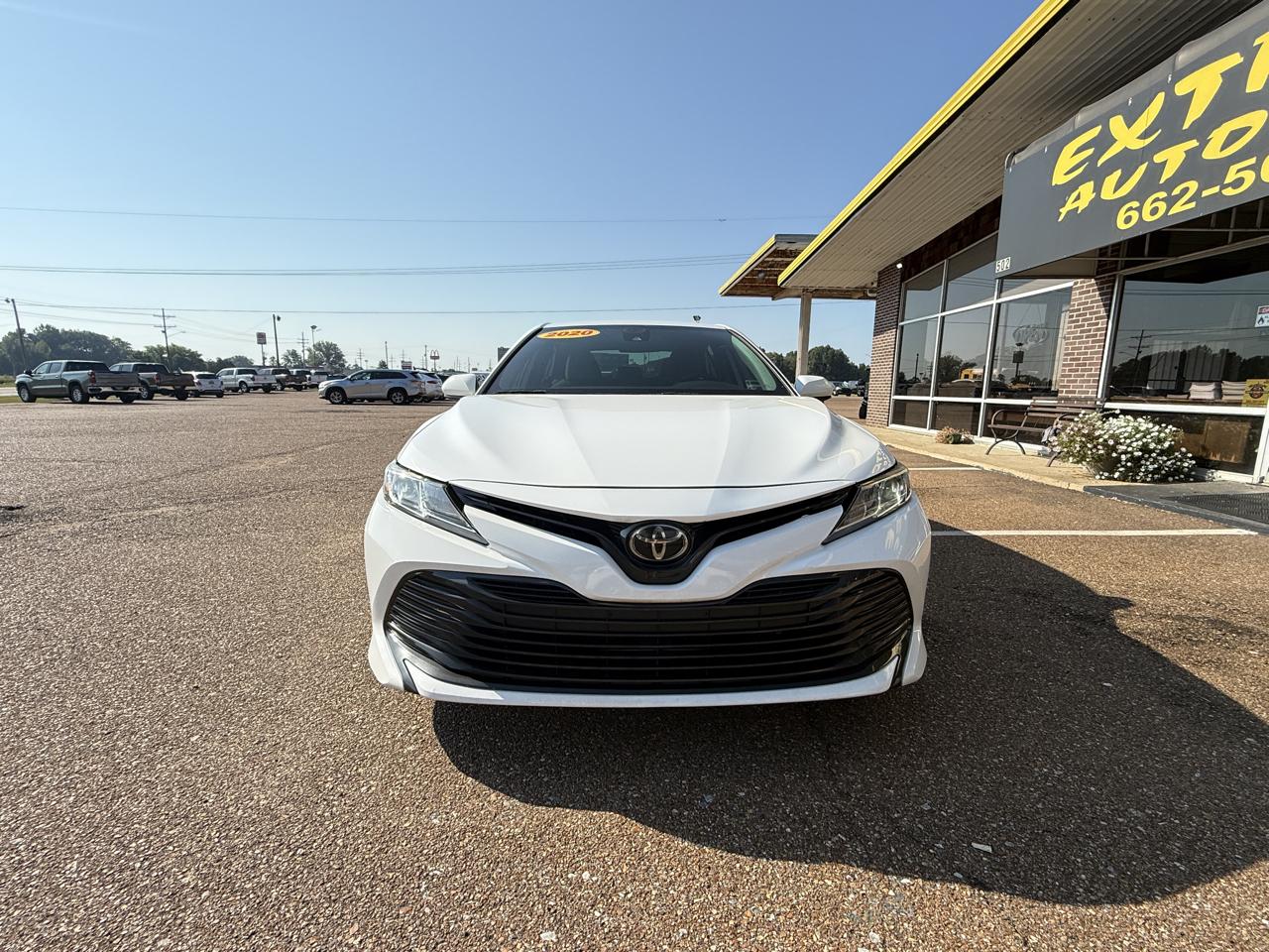 Toyota Camry LE Auto (Natl) 2020