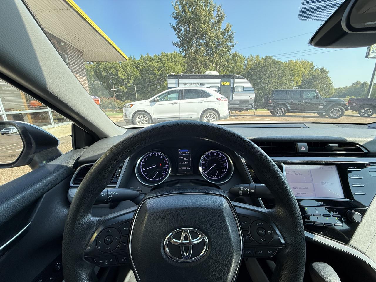Toyota Camry LE Auto (Natl) 2020