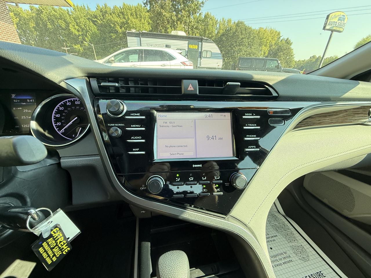Toyota Camry LE Auto (Natl) 2020