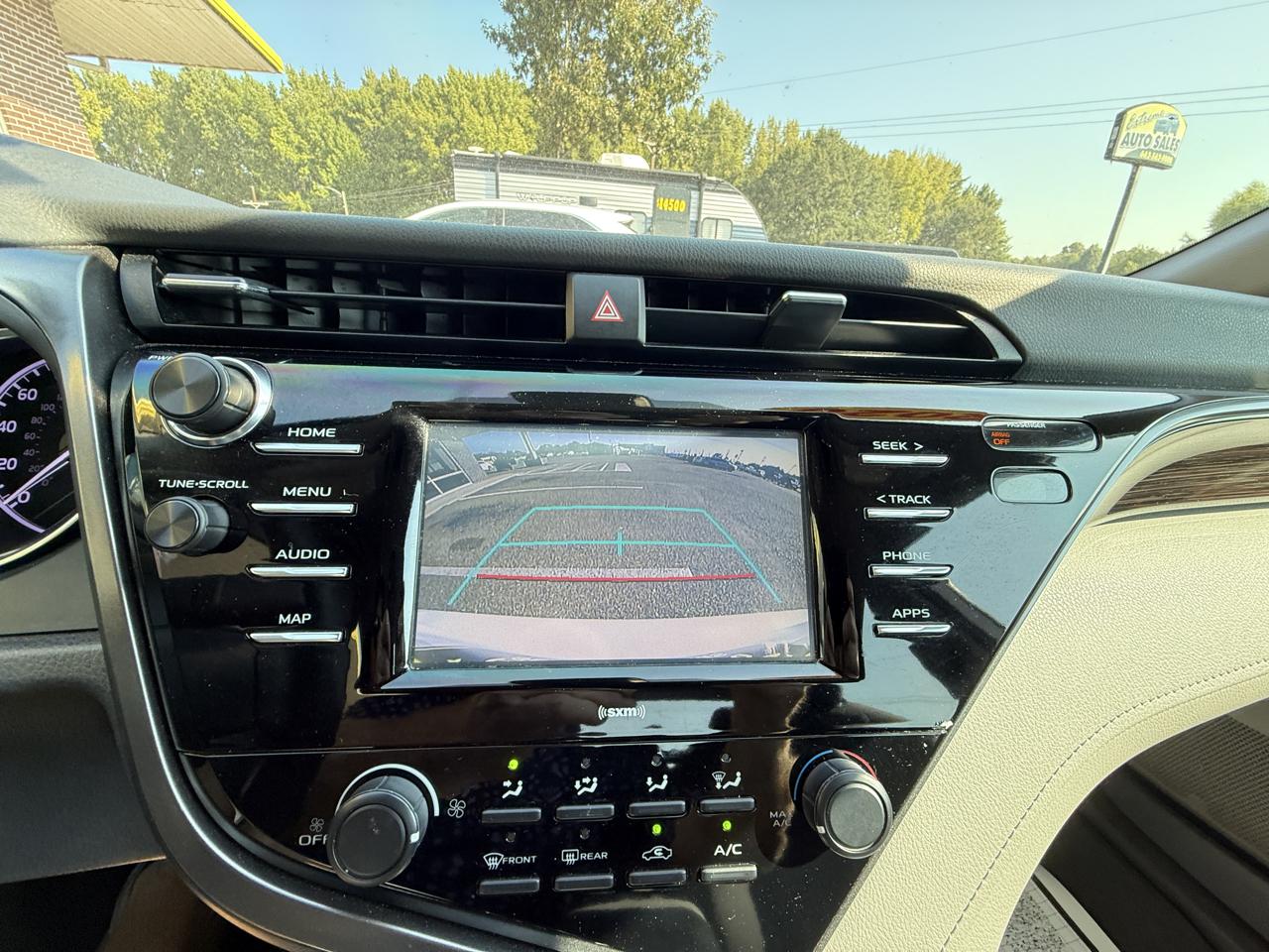 Toyota Camry LE Auto (Natl) 2020