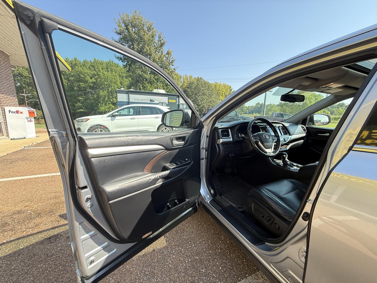 Toyota Highlander AWD 4dr V6 XLE (Natl) 2014